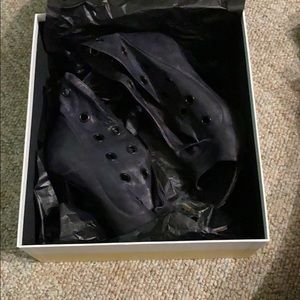 Report signature heels